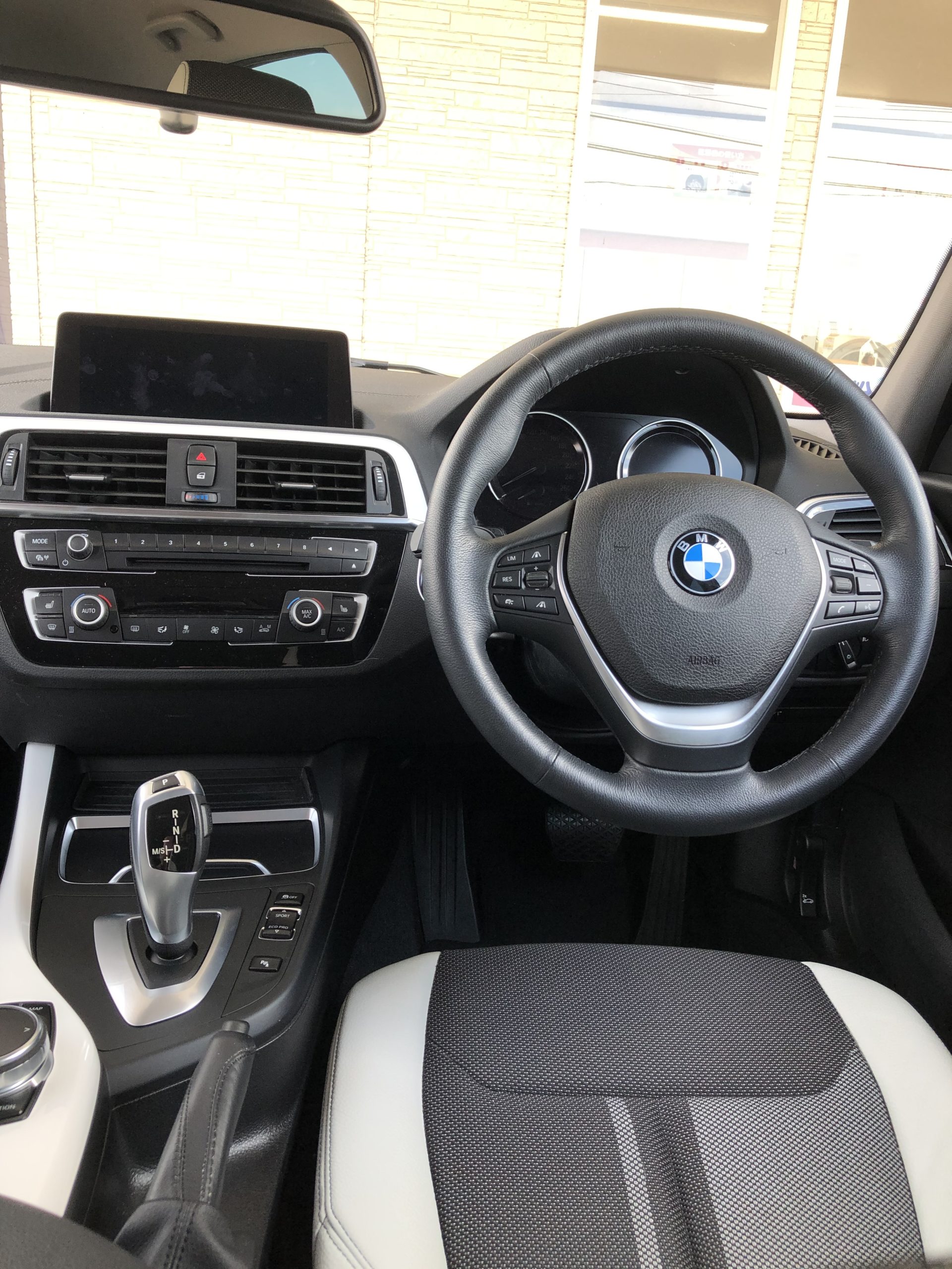 BMW運転席